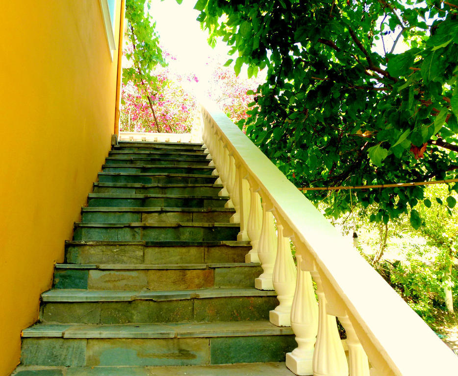 Villa Vania Gardenos Vitaládes Exteriör bild