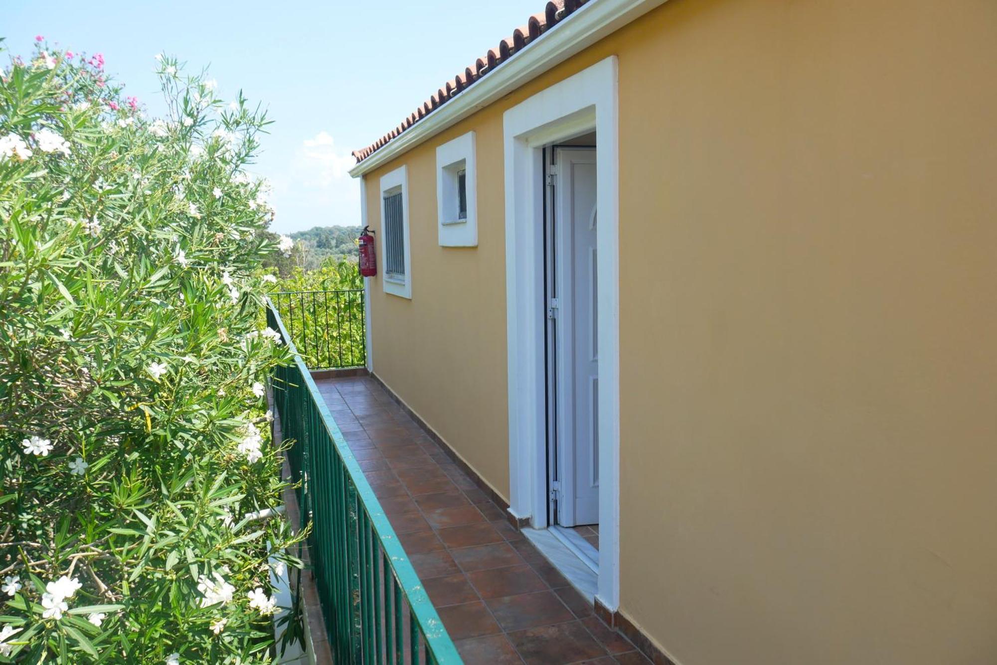 Villa Vania Gardenos Vitaládes Exteriör bild